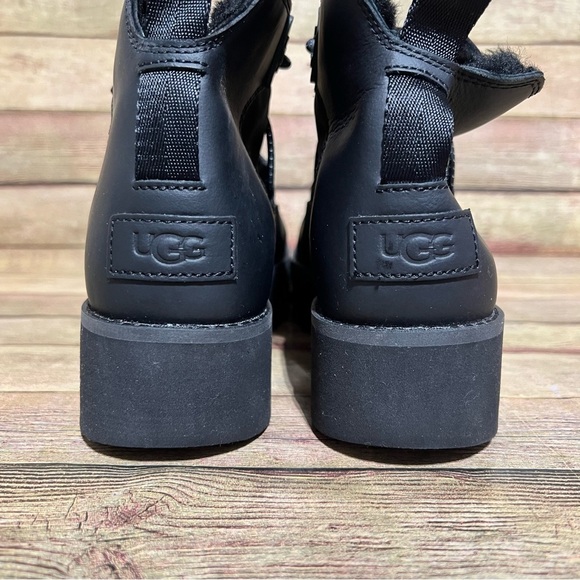 Ugg Toggle Rising Ankle Boots - Picture 8 of 10